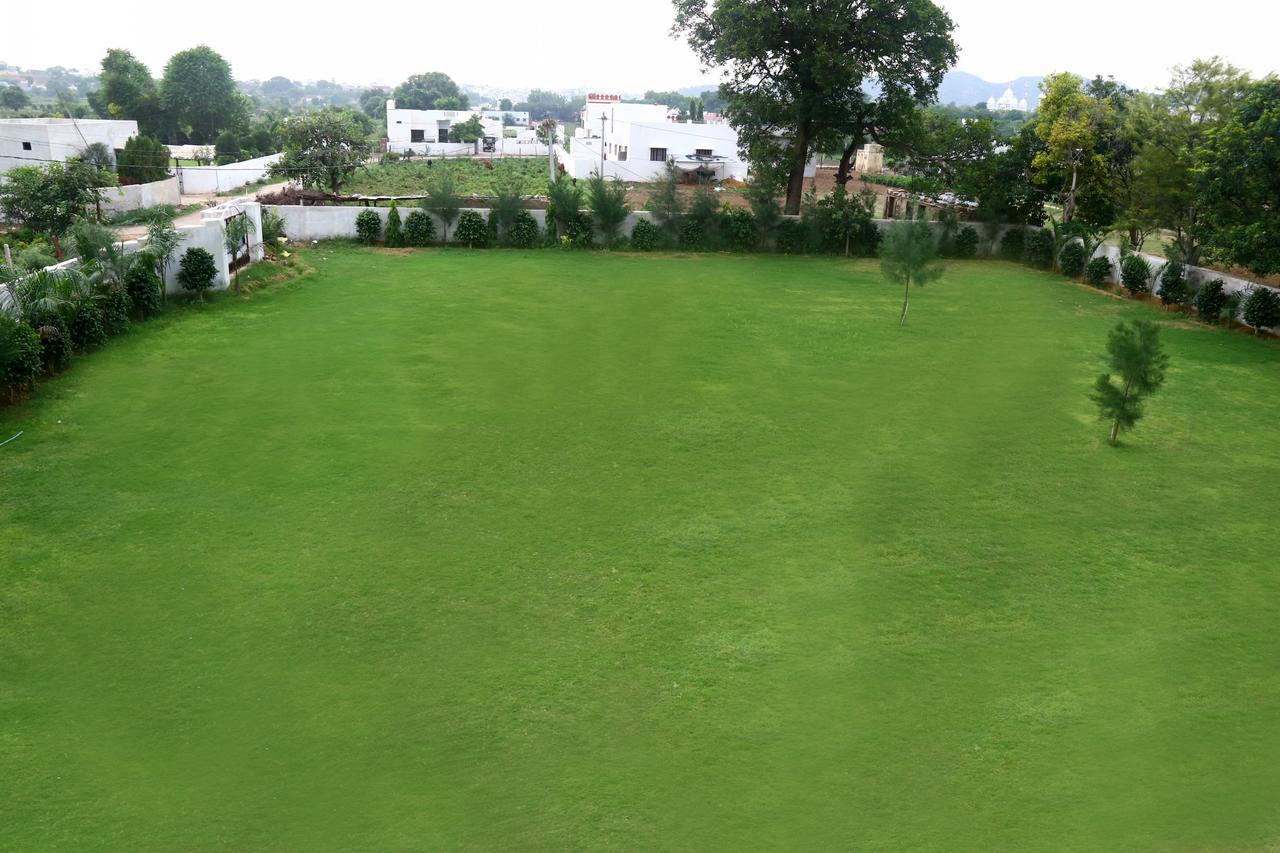 Winter Mountain Resort Pushkar Exteriör bild